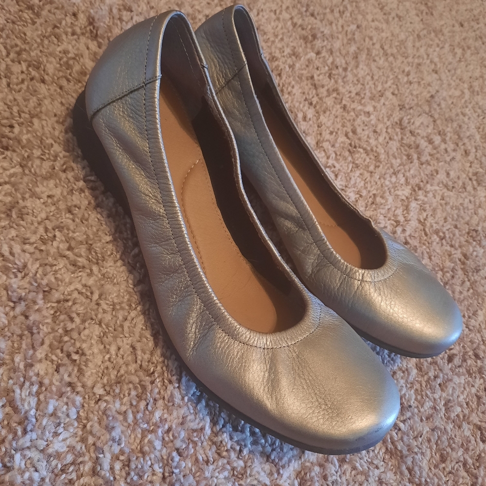 Easy spirit silver ballet flat shoes